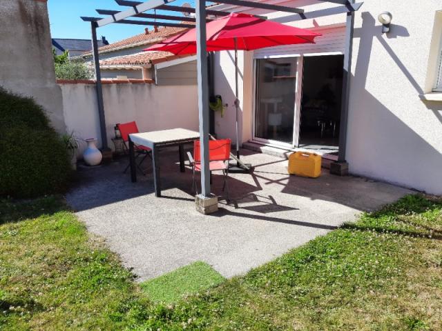 Création d’une terrasse en bois : Design, confort et durabilité
