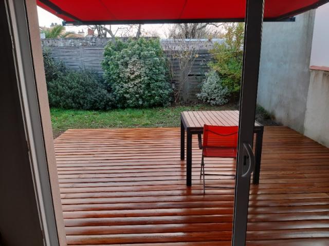 Création d’une terrasse en bois : Design, confort et durabilité